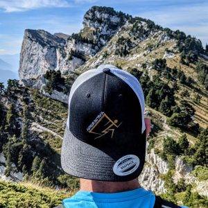 casquette sur fond dent de crolles